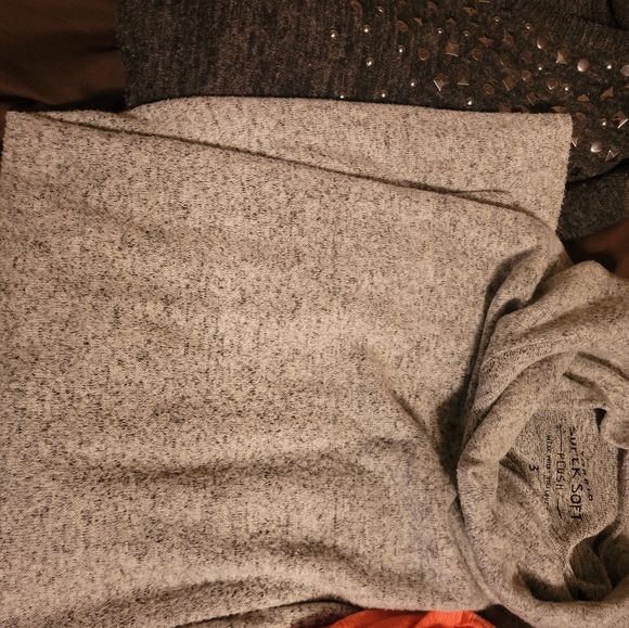 Women's Torrid sweater - Picture 2 of 2